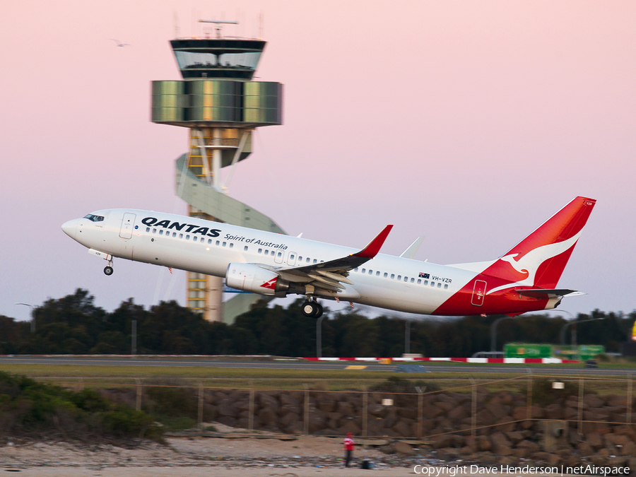 Qantas Boeing 737-838 (VH-VZR) | Photo 57922