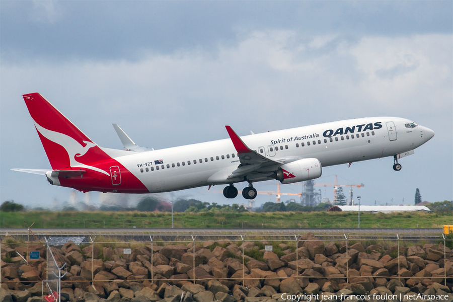 Qantas Boeing 737-838 (VH-VZT) | Photo 150821