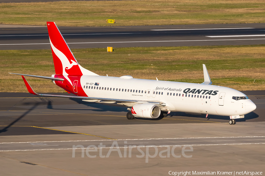 Qantas Boeing 737-838 (VH-VZY) | Photo 389872