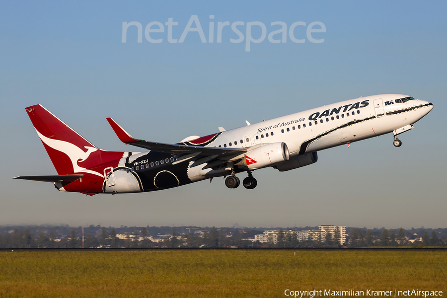 Qantas Boeing 737-838 (VH-XZJ) | Photo 390365