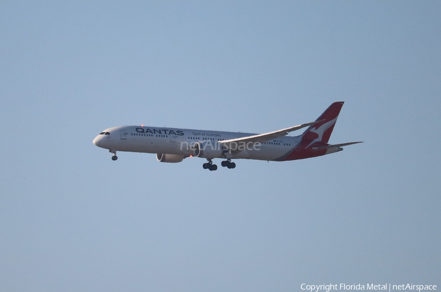 Qantas Boeing 787-9 Dreamliner (VH-ZNA) | Photo 408082