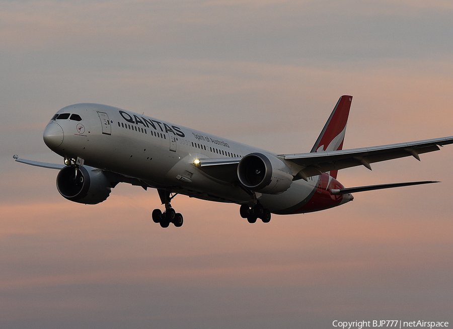 Qantas Boeing 787-9 Dreamliner (VH-ZNA) | Photo 416595