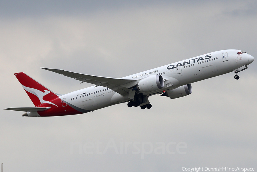 Qantas Boeing 787-9 Dreamliner (VH-ZNA) | Photo 445357