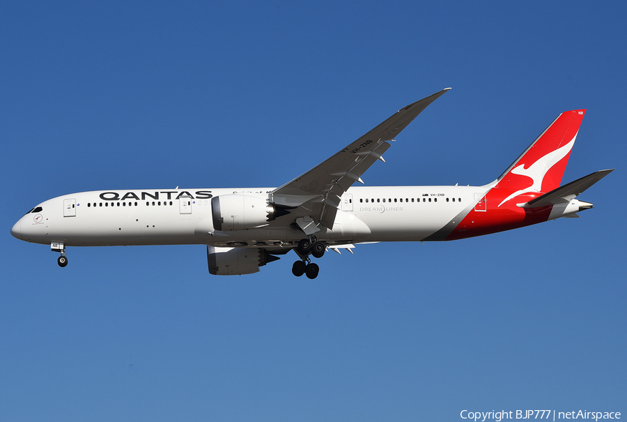 Qantas Boeing 787-9 Dreamliner (VH-ZNB) | Photo 217390