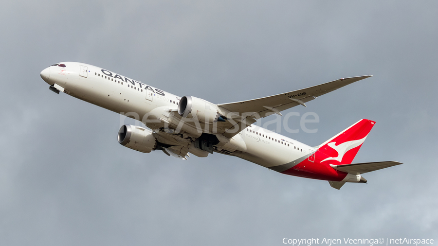 Qantas Boeing 787-9 Dreamliner (VH-ZNB) | Photo 363794