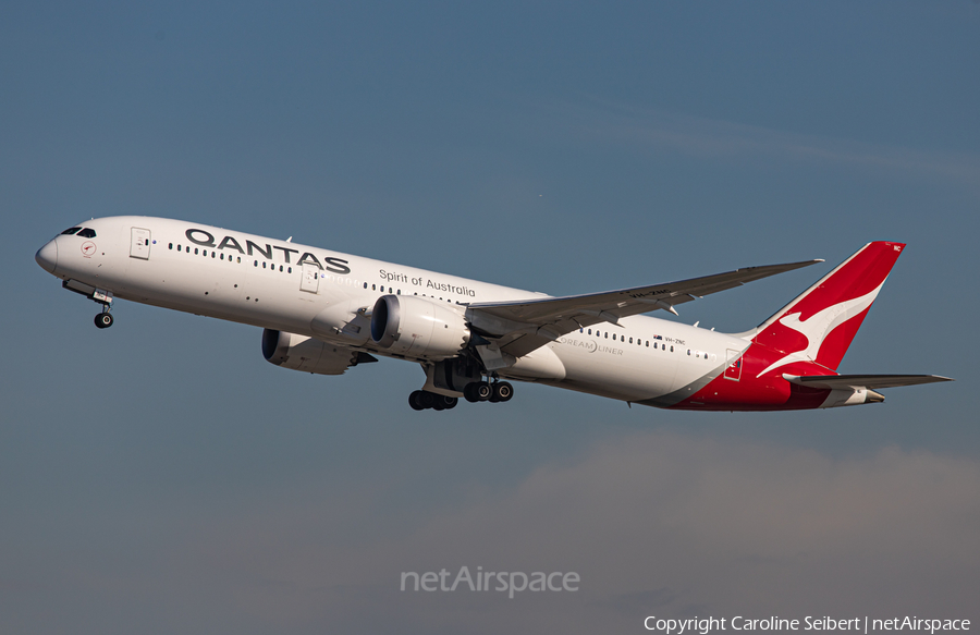 Qantas Boeing 787-9 Dreamliner (VH-ZNC) | Photo 360650