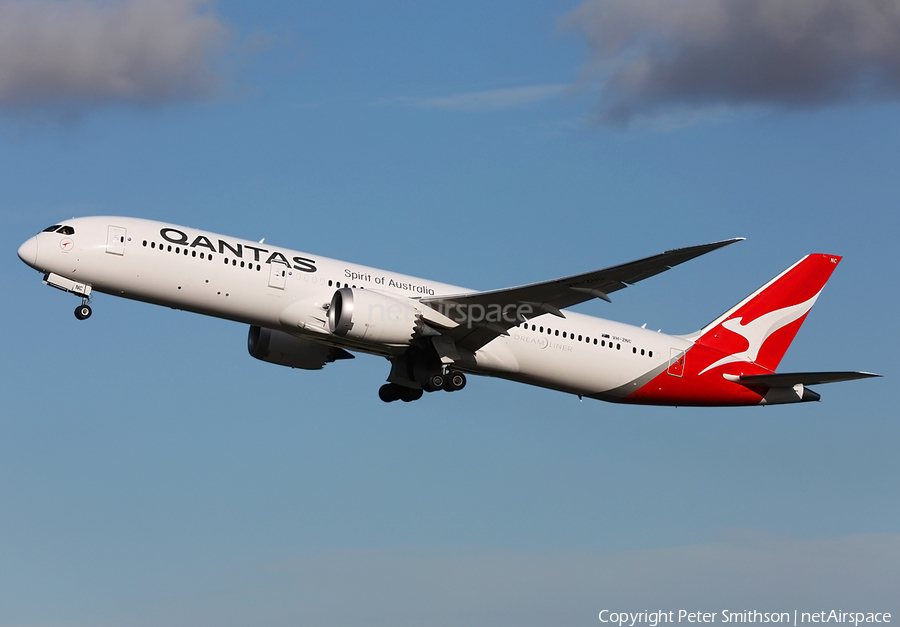 Qantas Boeing 787-9 Dreamliner (VH-ZNC) | Photo 375133