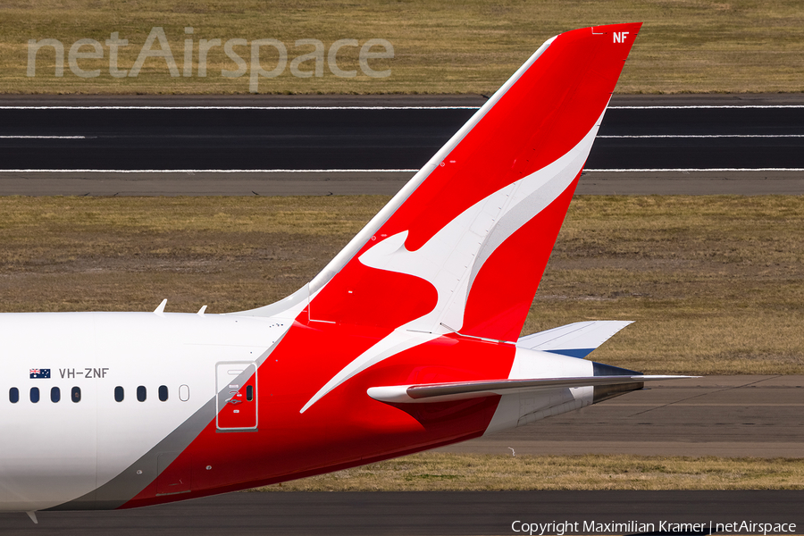 Qantas Boeing 787-9 Dreamliner (VH-ZNF) | Photo 391505