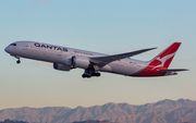 Qantas Boeing 787-9 Dreamliner (VH-ZNG) at  Los Angeles - International, United States