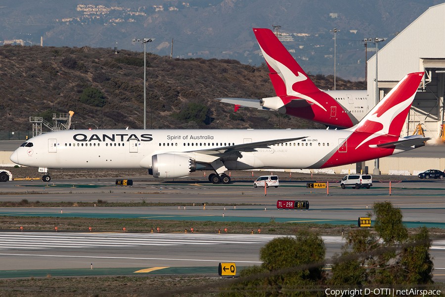 Qantas Boeing 787-9 Dreamliner (VH-ZNG) | Photo 540520