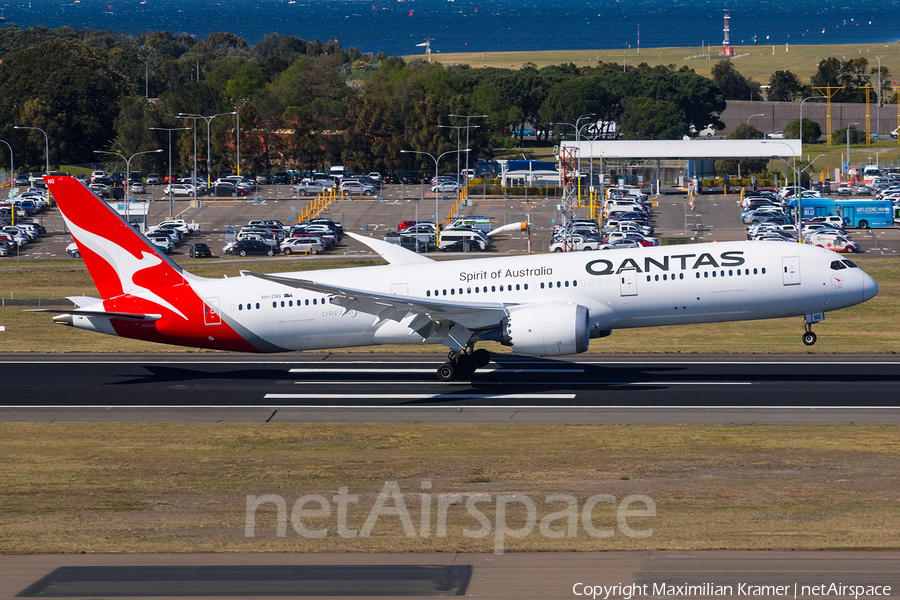 Qantas Boeing 787-9 Dreamliner (VH-ZNG) | Photo 390755