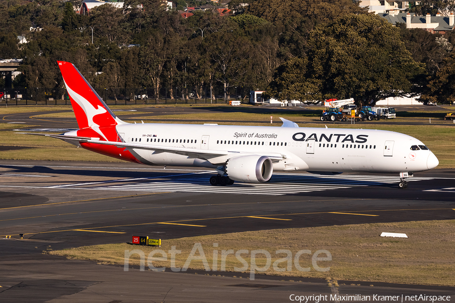 Qantas Boeing 787-9 Dreamliner (VH-ZNG) | Photo 390940