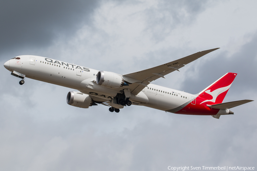 Qantas Boeing 787-9 Dreamliner (VH-ZNH) | Photo 344948