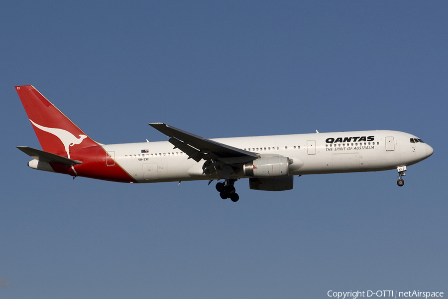 Qantas Boeing 767-338(ER) (VH-ZXF) | Photo 283441