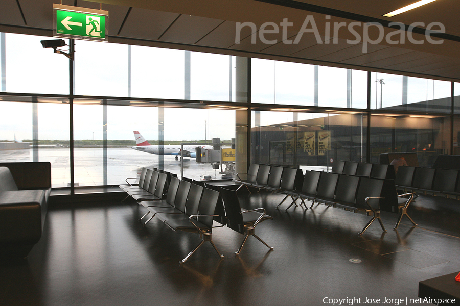 Aviation photo 573555