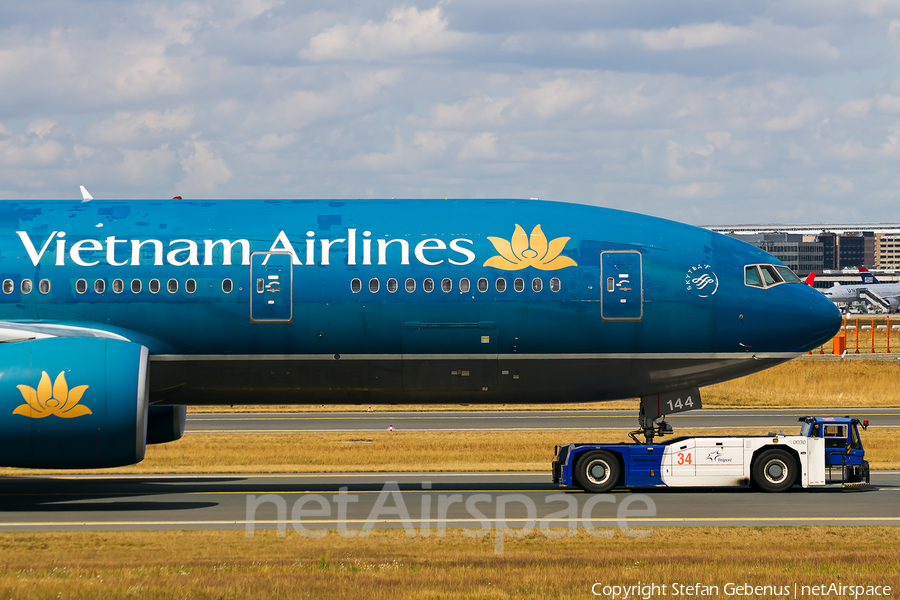 Vietnam Airlines Boeing 777-26K(ER) (VN-A144) | Photo 30294