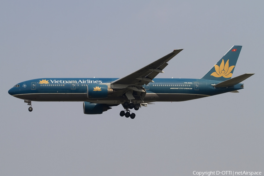 Vietnam Airlines Boeing 777-26K(ER) (VN-A144) | Photo 407889