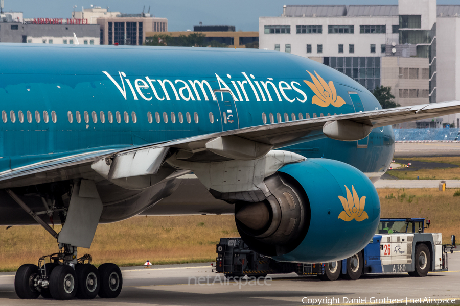 Vietnam Airlines Boeing 777-26K(ER) (VN-A145) | Photo 91453