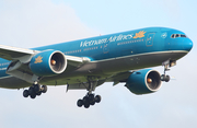 Vietnam Airlines Boeing 777-2Q8(ER) (VN-A150) at  London - Gatwick, United Kingdom