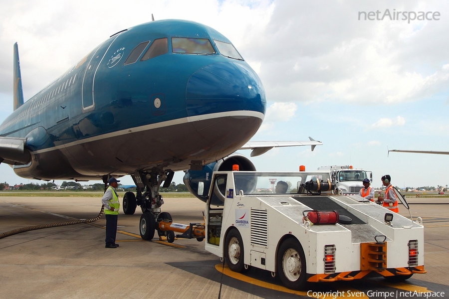 Vietnam Airlines Airbus A320-214 (VN-A302) | Photo 22642