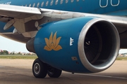 Vietnam Airlines Airbus A320-214 (VN-A302) at  Phnom Penh Pochentong - International, Cambodia