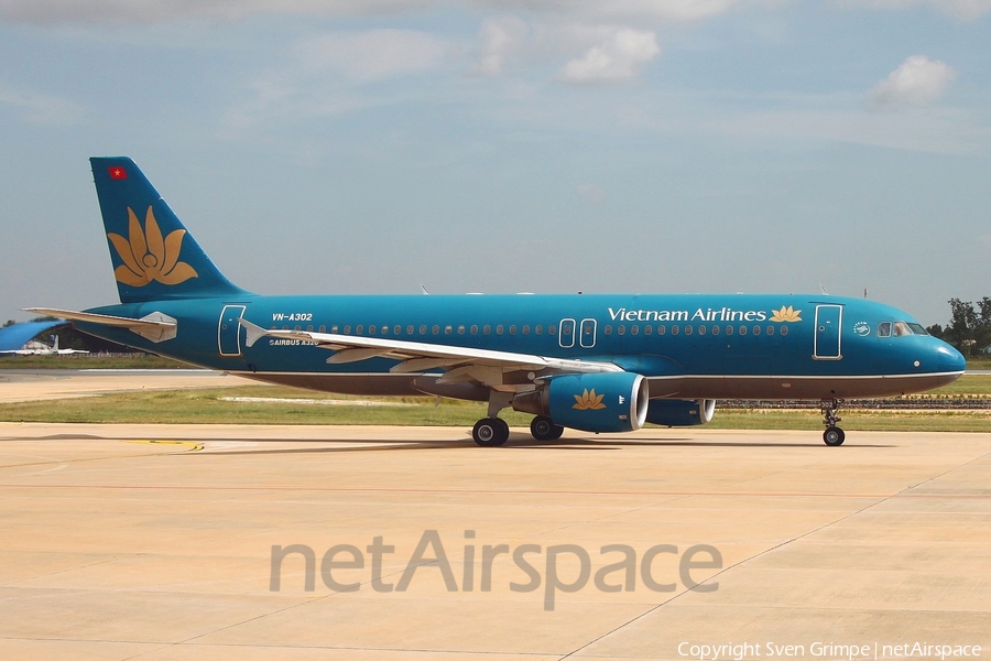Vietnam Airlines Airbus A320-214 (VN-A302) | Photo 9527
