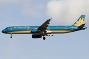 Vietnam Airlines Airbus A321-231 (VN-A326) at  Singapore - Changi, Singapore