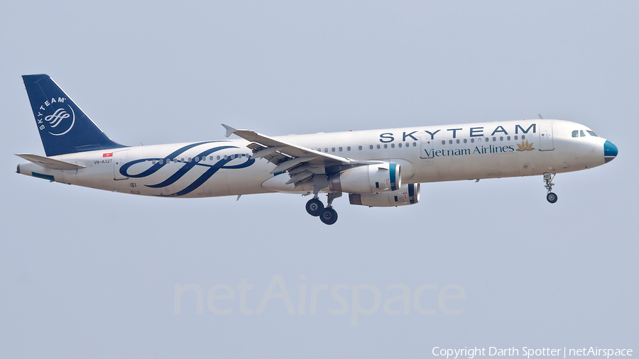 Vietnam Airlines Airbus A321-231 (VN-A327) | Photo 319889