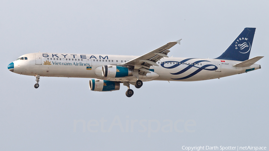 Vietnam Airlines Airbus A321-231 (VN-A327) | Photo 321195