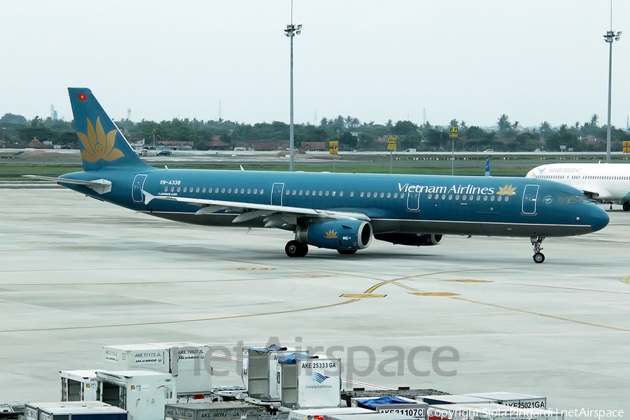 Vietnam Airlines Airbus A321-231 (VN-A338) | Photo 366174