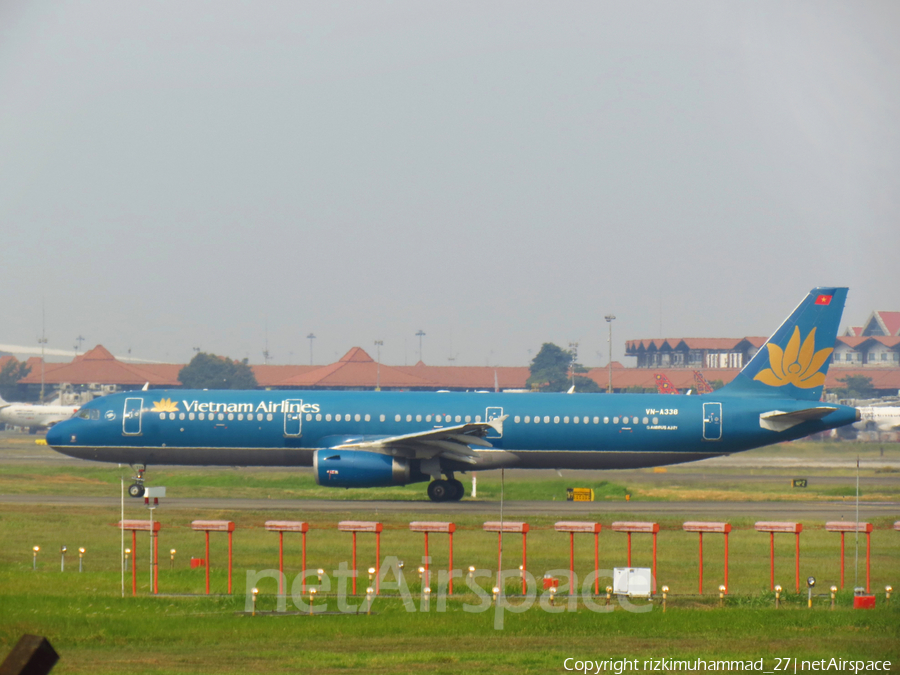 Vietnam Airlines Airbus A321-231 (VN-A338) | Photo 622194