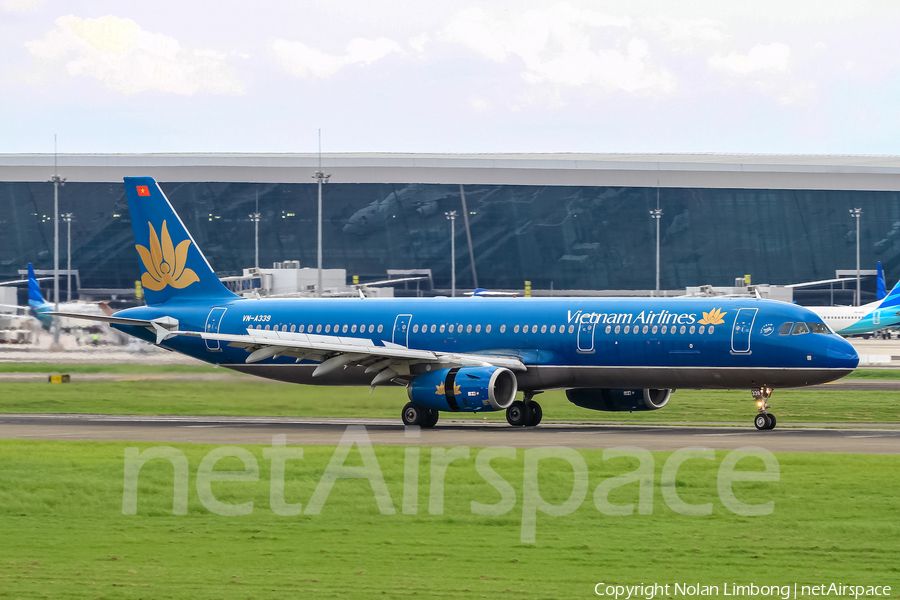 Vietnam Airlines Airbus A321-231 (VN-A339) | Photo 384043