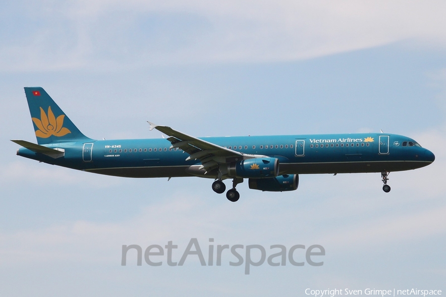 Vietnam Airlines Airbus A321-231 (VN-A345) | Photo 14612