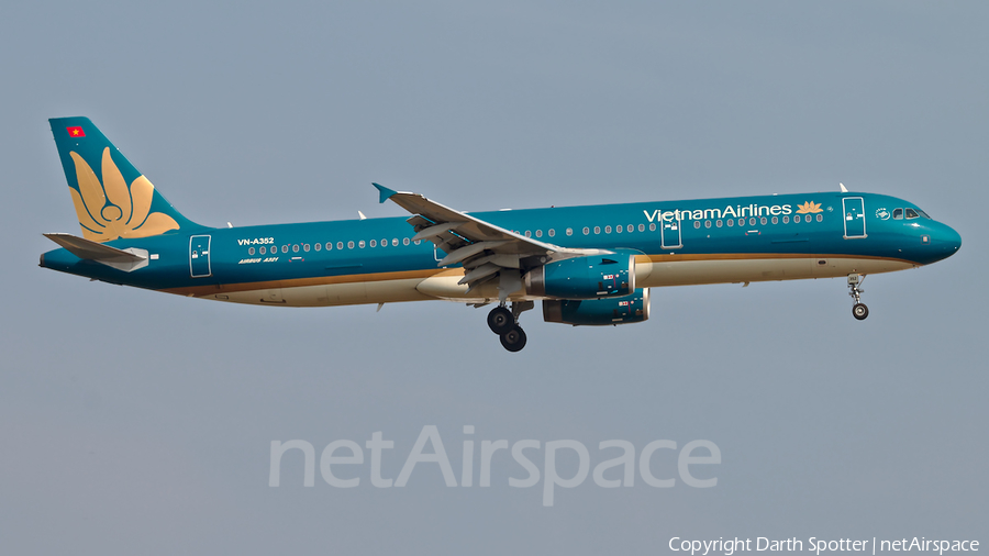 Vietnam Airlines Airbus A321-231 (VN-A352) | Photo 319893