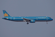 Vietnam Airlines Airbus A321-231 (VN-A352) at  Hong Kong - Chek Lap Kok International, Hong Kong