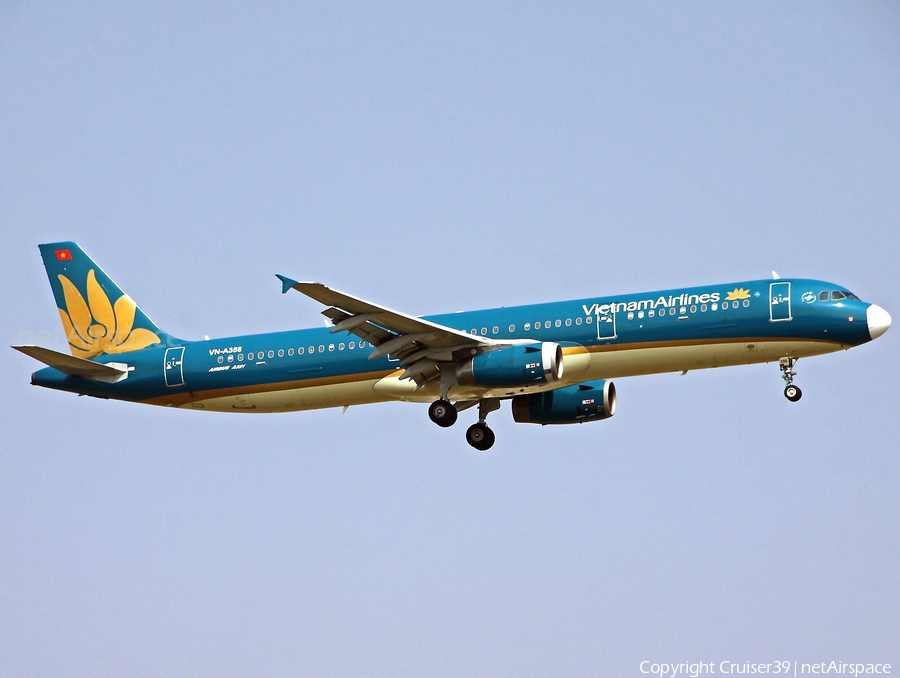 Vietnam Airlines Airbus A321-231 (VN-A358) | Photo 335409
