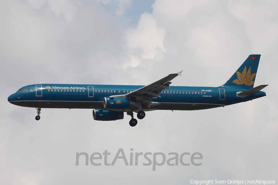 Vietnam Airlines Airbus A321-231 (VN-A365) | Photo 23560