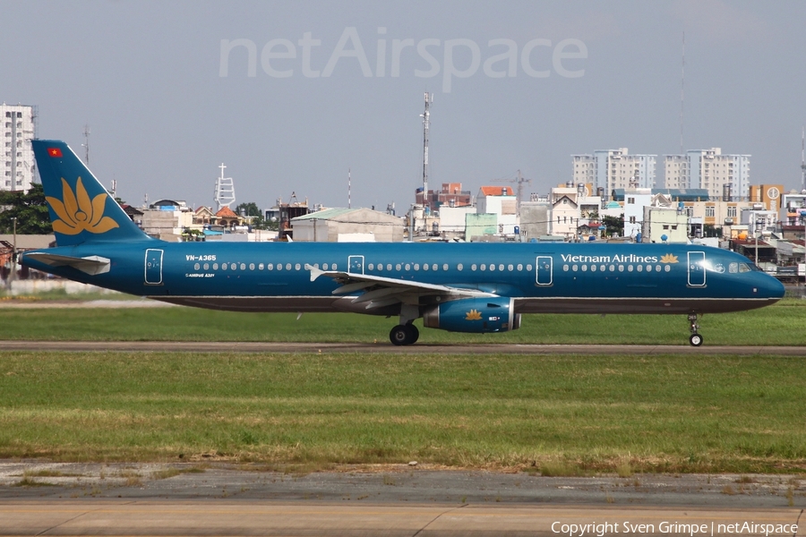 Vietnam Airlines Airbus A321-231 (VN-A365) | Photo 445742