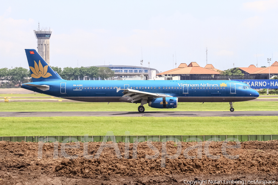 Vietnam Airlines Airbus A321-231 (VN-A392) | Photo 424173