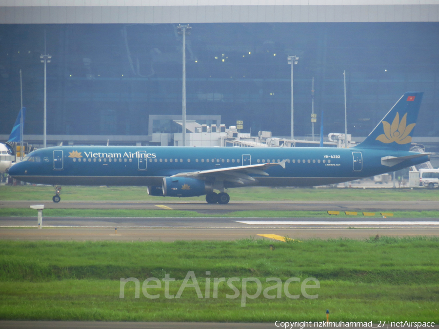 Vietnam Airlines Airbus A321-231 (VN-A392) | Photo 621880