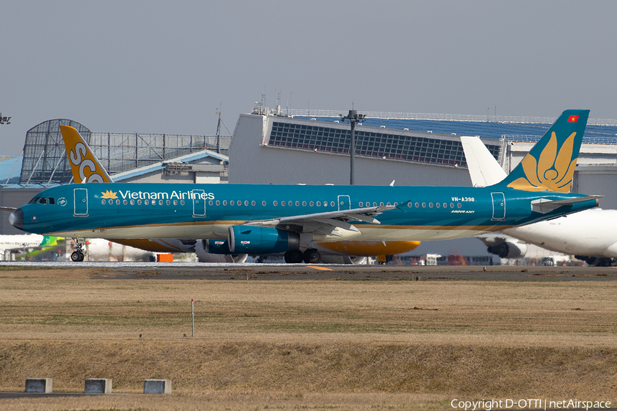 Vietnam Airlines Airbus A321-231 (VN-A398) | Photo 381069