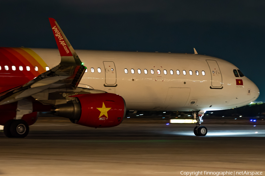 VietJet Air Airbus A321-211 (VN-A544) | Photo 562113