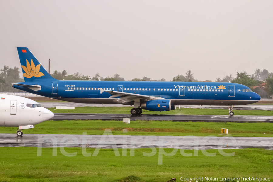 Vietnam Airlines Airbus A321-231 (VN-A608) | Photo 424176