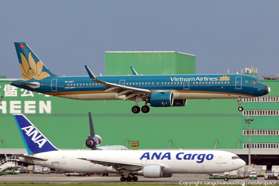 Vietnam Airlines Airbus A321-272N (VN-A617) | Photo 513615