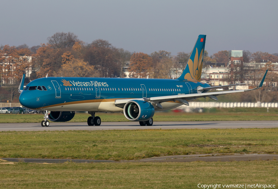 Vietnam Airlines Airbus A321-272N (VN-A617) | Photo 280814