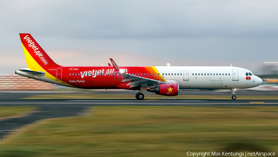 VietJet Air Airbus A321-211 (VN-A641) | Photo 528384