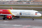 VietJet Air Airbus A321-211 (VN-A667) at  Singapore - Changi, Singapore