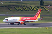 VietJet Air Airbus A320-214 (VN-A671) at  Singapore - Changi, Singapore