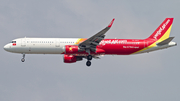 VietJet Air Airbus A321-211 (VN-A677) at  Ho Chi Minh City - Tan Son Nhat, Vietnam