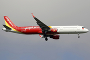 VietJet Air Airbus A321-211 (VN-A685) at  Singapore - Changi, Singapore